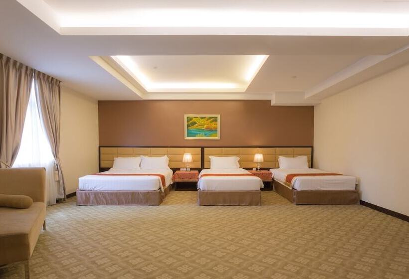 Suite Familiar, Hallmark Crown