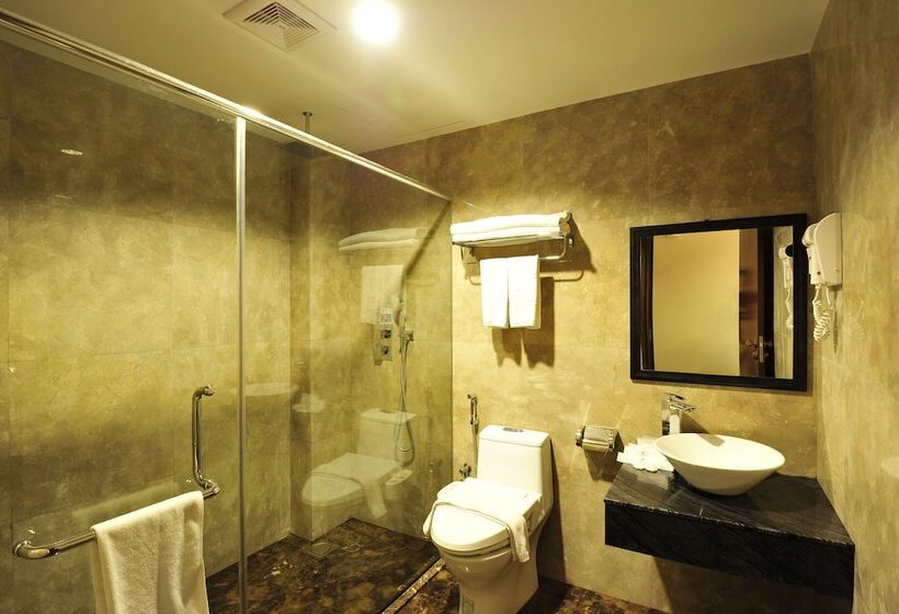 Quarto standard, Hallmark Crown