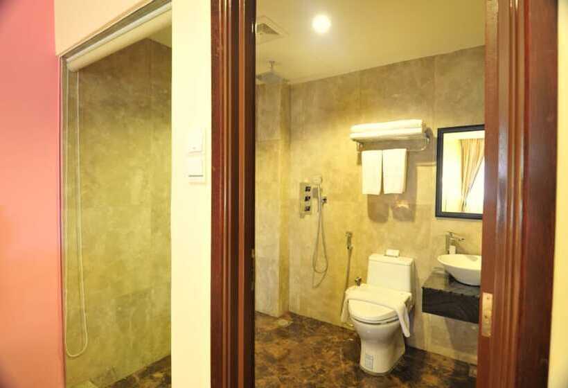 Quarto Triplo Superior, Hallmark Crown