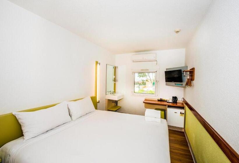 اتاق استاندارد با تخت بزرگ, Ibis Budget St Peters