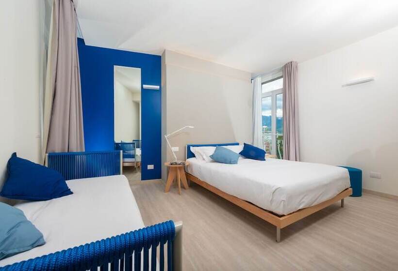 غرفة سوبيريور ثلاثية مطلّة علي البحر, L Alba