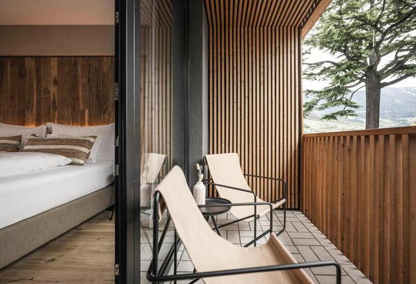 חדר קומפורט, Lowenhof