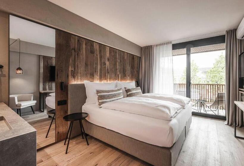 חדר קומפורט, Lowenhof