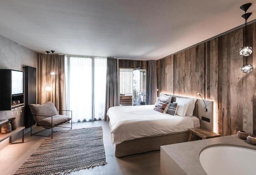 סוויטה דלוקס, Lowenhof