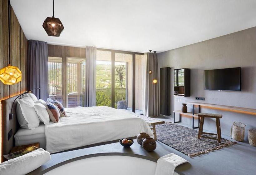 סוויטה דלוקס, Lowenhof