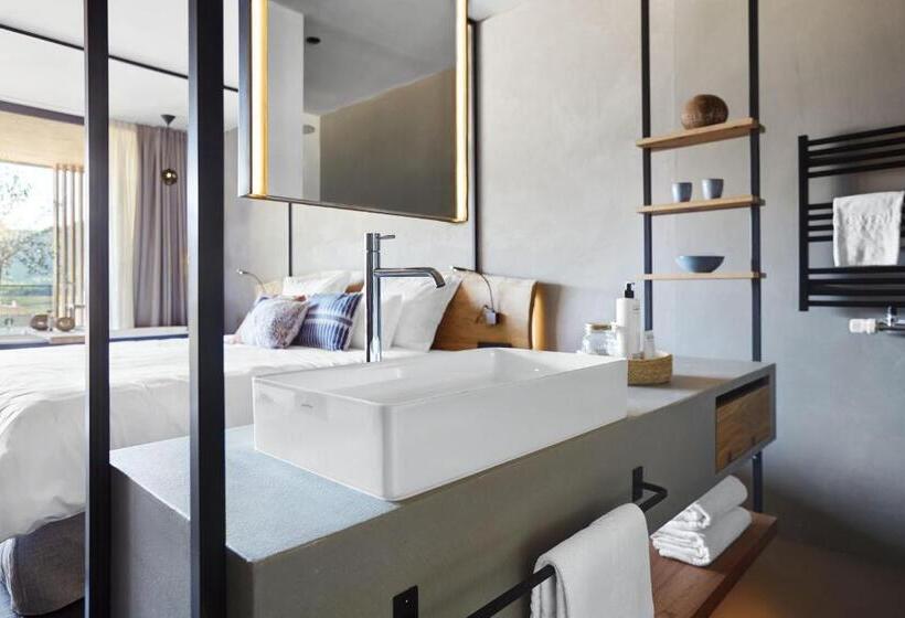 סוויטה דלוקס, Lowenhof