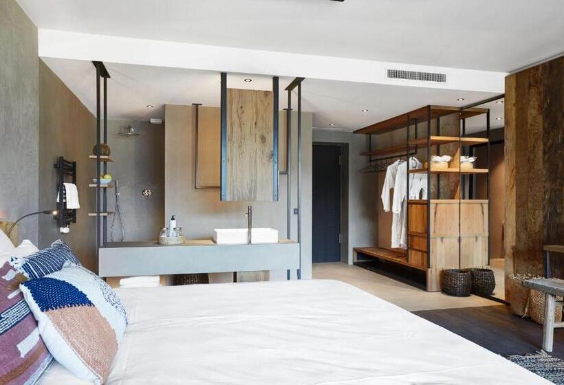 סוויטה דלוקס, Lowenhof