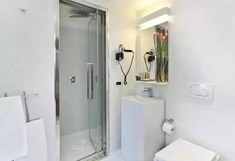 اتاق استاندارد, Navona Stay