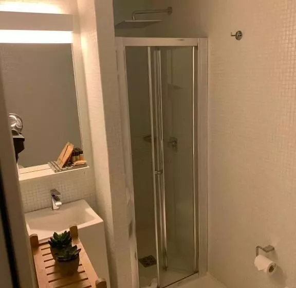 اتاق استاندارد, Navona Stay