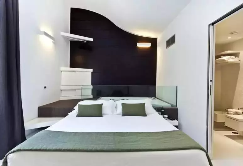 سوییت, Navona Stay