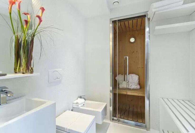 סוויטה, Navona Stay