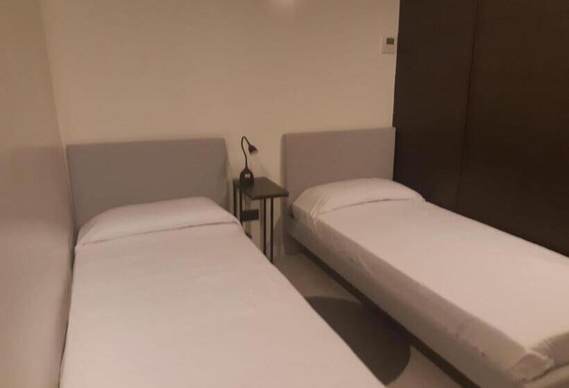 اتاق استاندارد چهار تخته, Navona Stay
