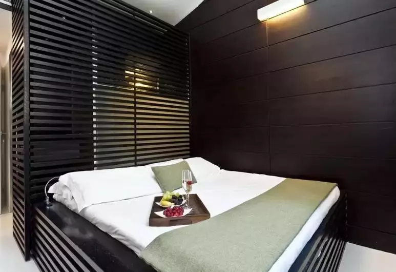 اتاق عادی, Navona Stay
