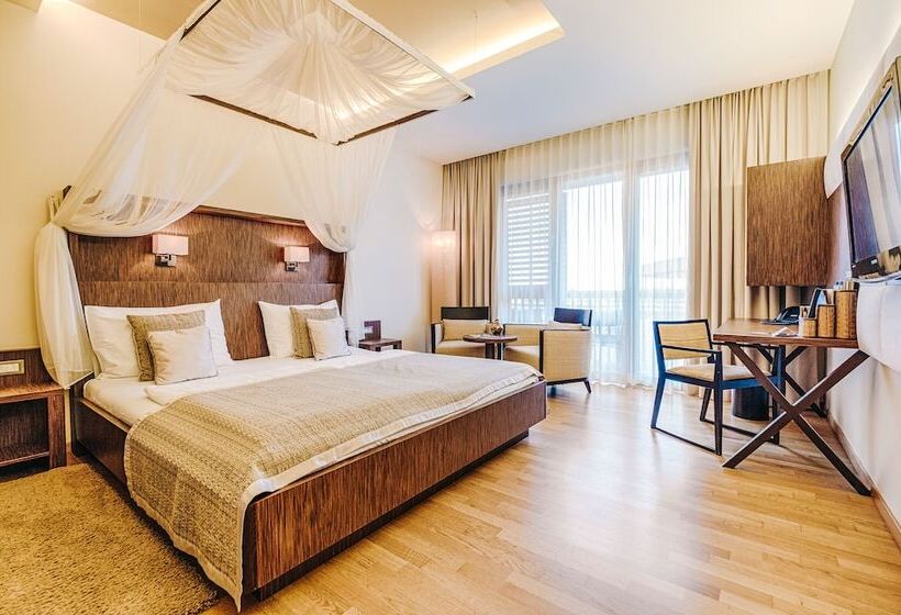 Номер Стандарт Вид на Озеро, St. Martins Therme & Lodge