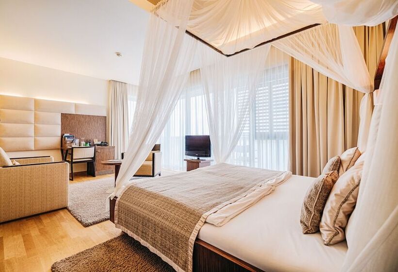 Полулюкс Вид на Озеро, St. Martins Therme & Lodge