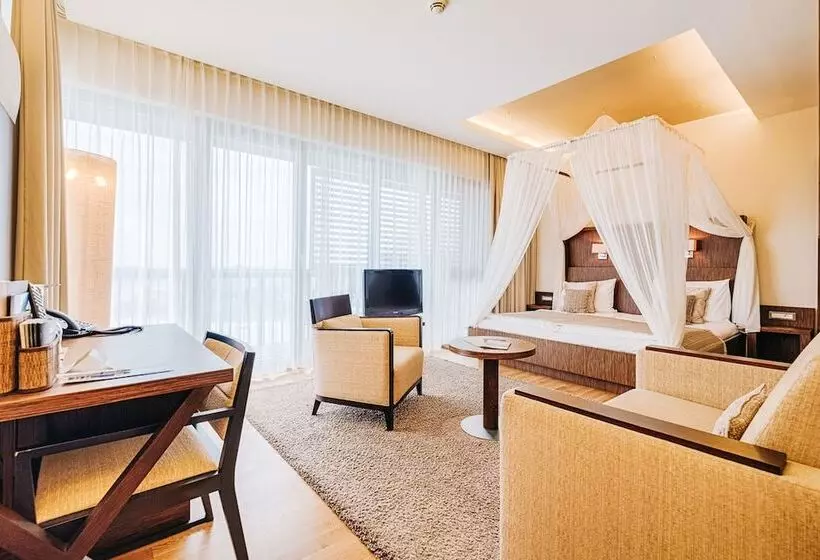 湖の見えるジュニアスイート, St. Martins Therme & Lodge