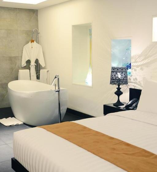 Люкс Кровать Кинг, The 1o1 Bali Fontana Seminyak