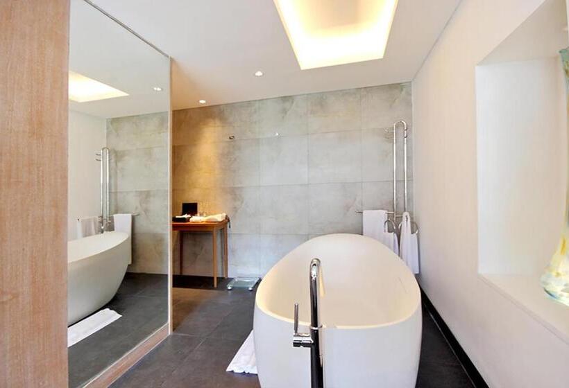 キングサイズベッドのスイートルーム, The 1o1 Bali Fontana Seminyak