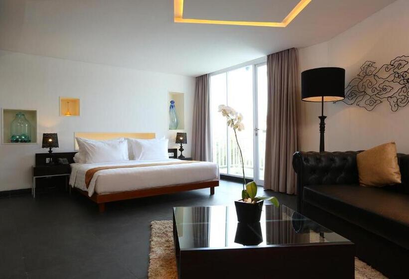 Люкс Кровать Кинг, The 1o1 Bali Fontana Seminyak