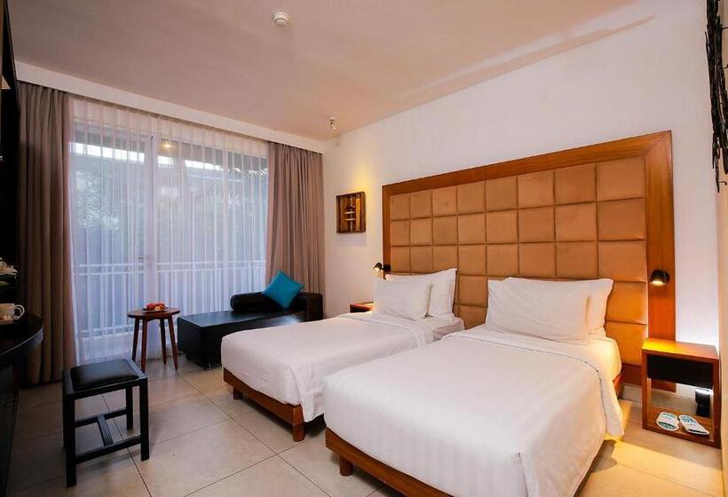 Номер Deluxe Вид на Бассейн, The 1o1 Bali Fontana Seminyak