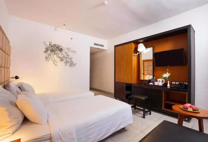 اتاق لوکس با چشم‌انداز استخر, The 1o1 Bali Fontana Seminyak