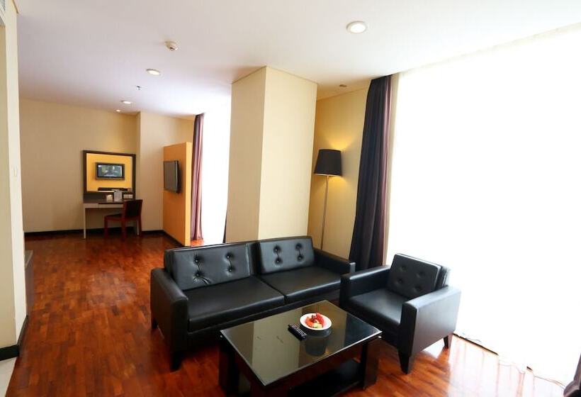 סוויטה אקזקיוטיב, The 1o1 Malang Oj