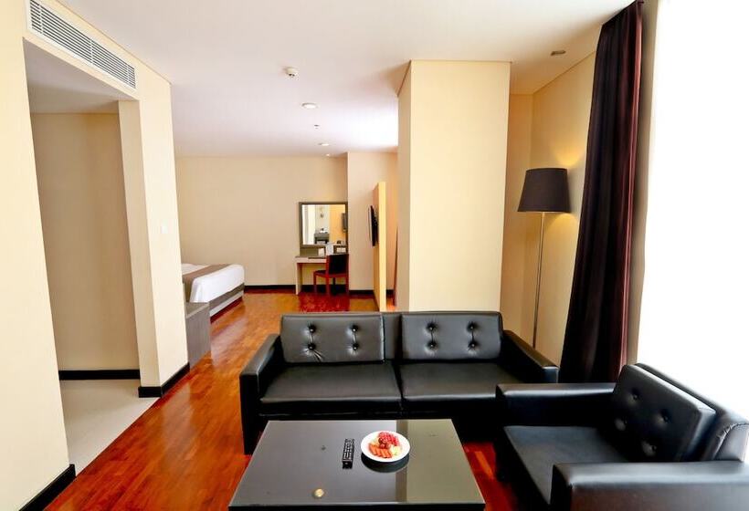 סוויטה אקזקיוטיב, The 1o1 Malang Oj