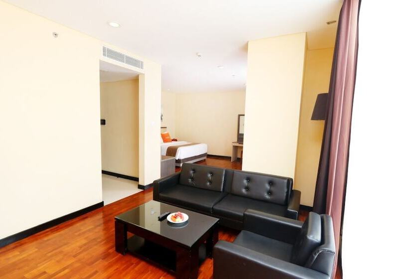 סוויטה אקזקיוטיב, The 1o1 Malang Oj