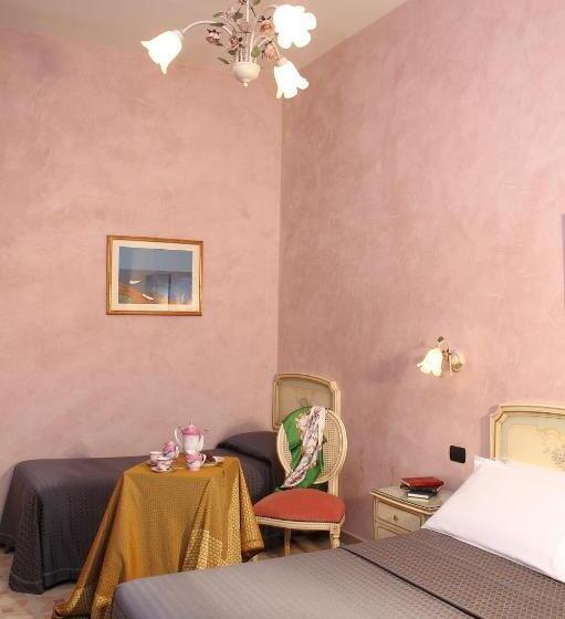 带阳台的三人标准间, Villa Rosa Antico