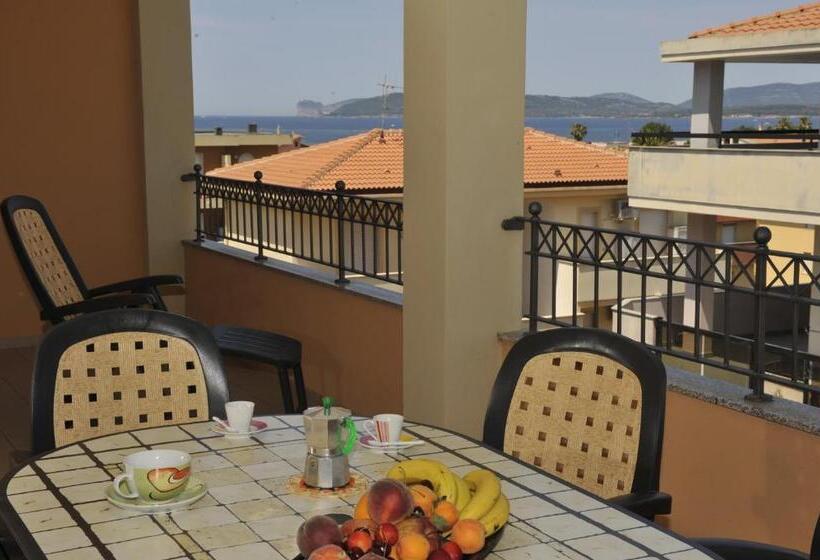 带2个卧室带海景的公寓, Karol Casa Vacanze