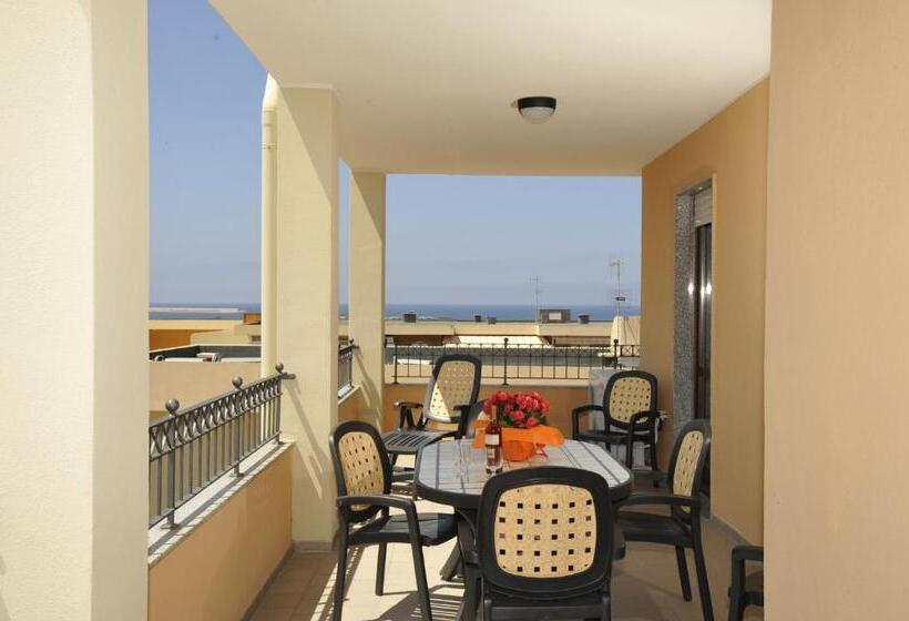 带2个卧室带海景的公寓, Karol Casa Vacanze