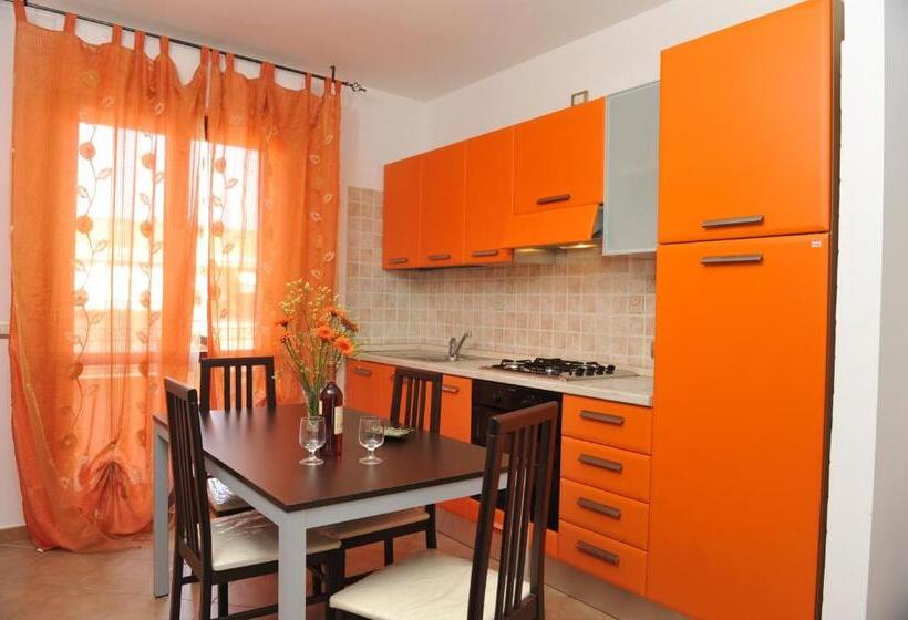 带2个卧室带海景的公寓, Karol Casa Vacanze