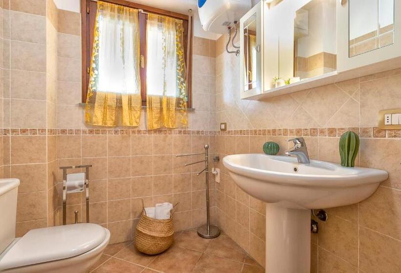 شقة غرفتين, Karol Casa Vacanze