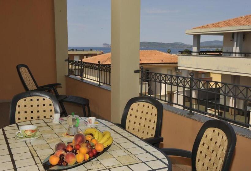 带2个卧室带海景的公寓, Karol Casa Vacanze