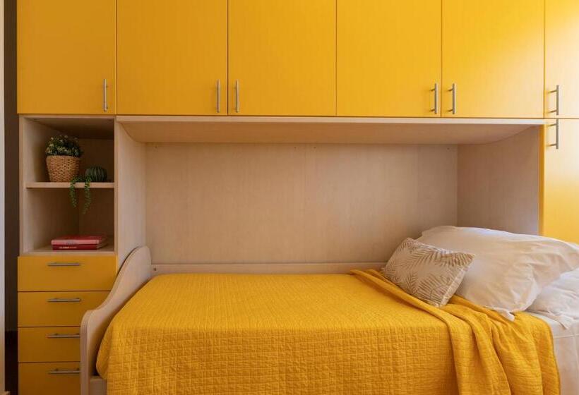 带2个卧室带海景的公寓, Karol Casa Vacanze