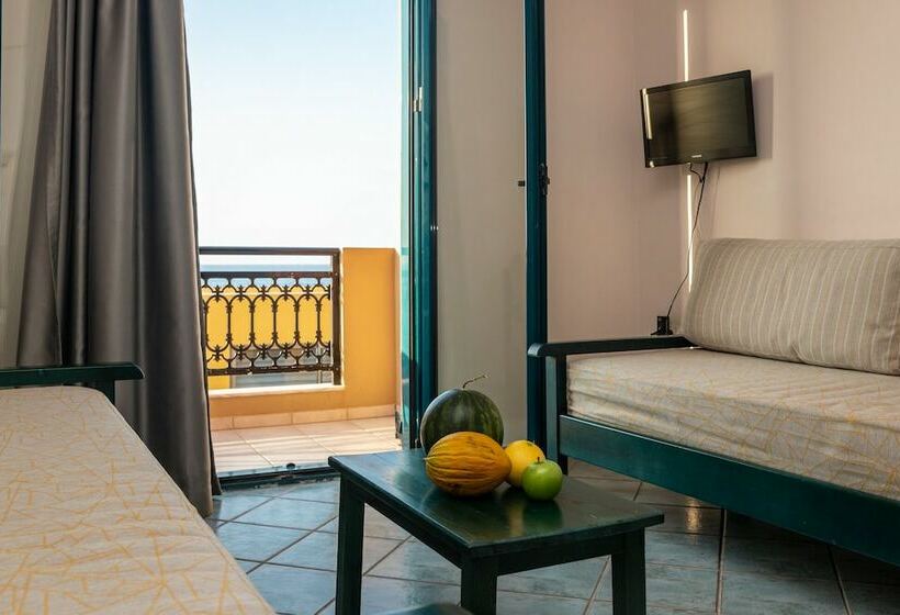 דירת חדר נוף לים, Marelina Villas