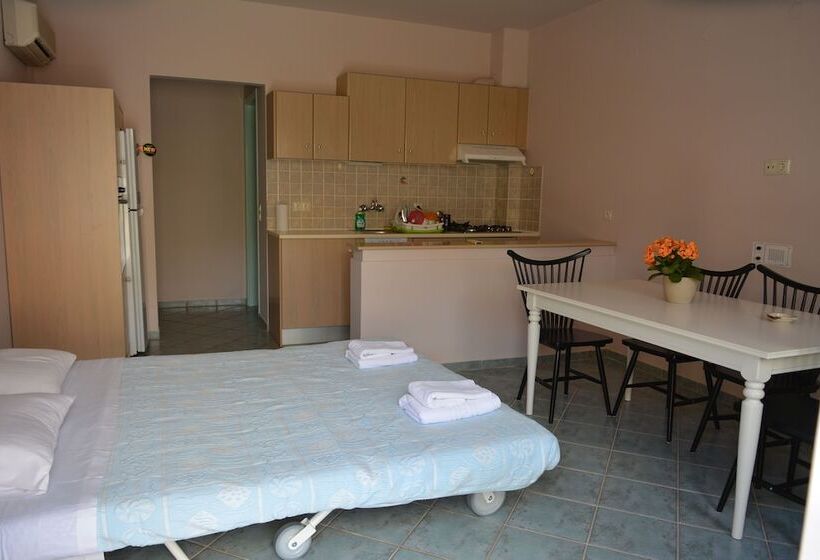 סוויטה נוף לים, Marelina Villas