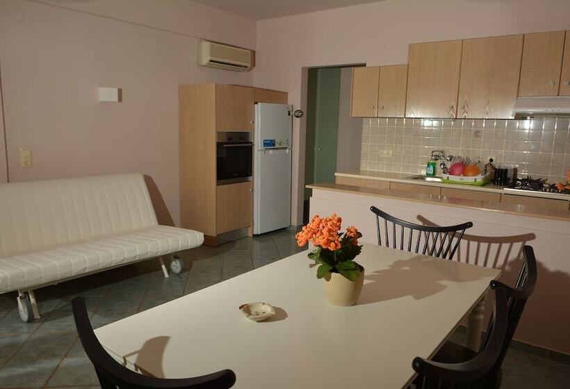 סוויטה נוף לים, Marelina Villas