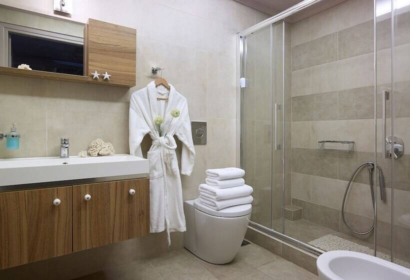 סוויטה נוף לים, Marelina Villas