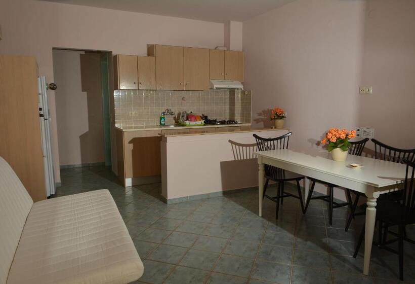 סוויטה נוף לים, Marelina Villas