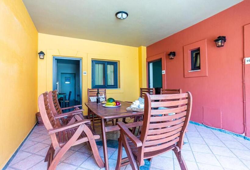 דירת 2 חדרים נוף לים, Marelina Villas