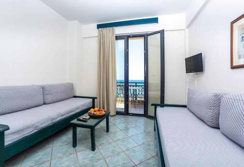 דירת חדר נוף לים, Marelina Villas