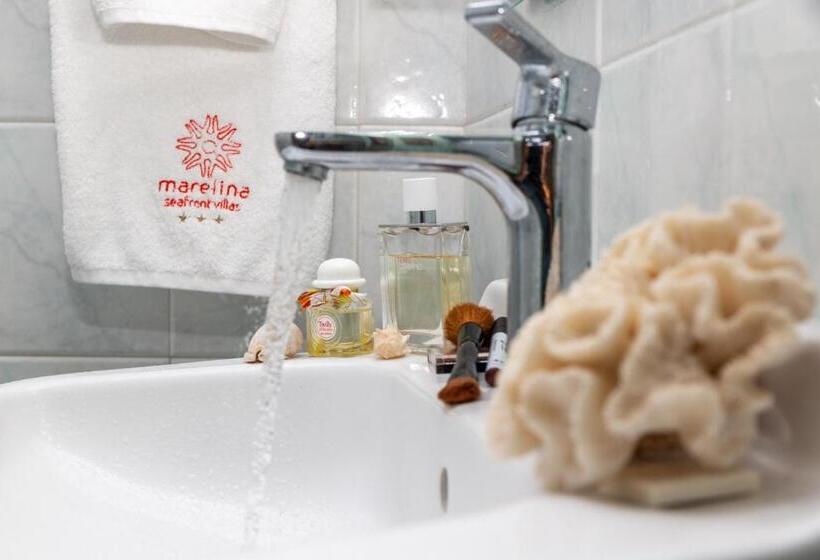 דירת חדר נוף לים, Marelina Villas