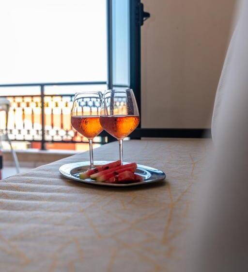 דירת חדר נוף לים, Marelina Villas