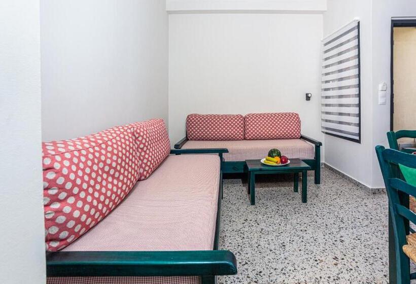 דירת חדר נוף לבריכה, Marelina Villas