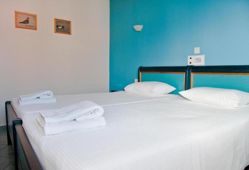 דירת חדר נוף לבריכה, Marelina Villas