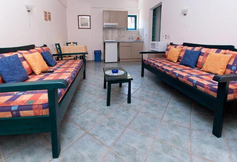 דירת חדר נוף לבריכה, Marelina Villas