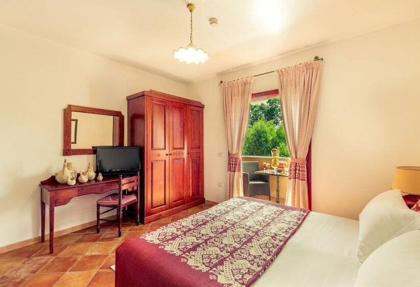 إستوديو قياسى, Residence Sos Alinos