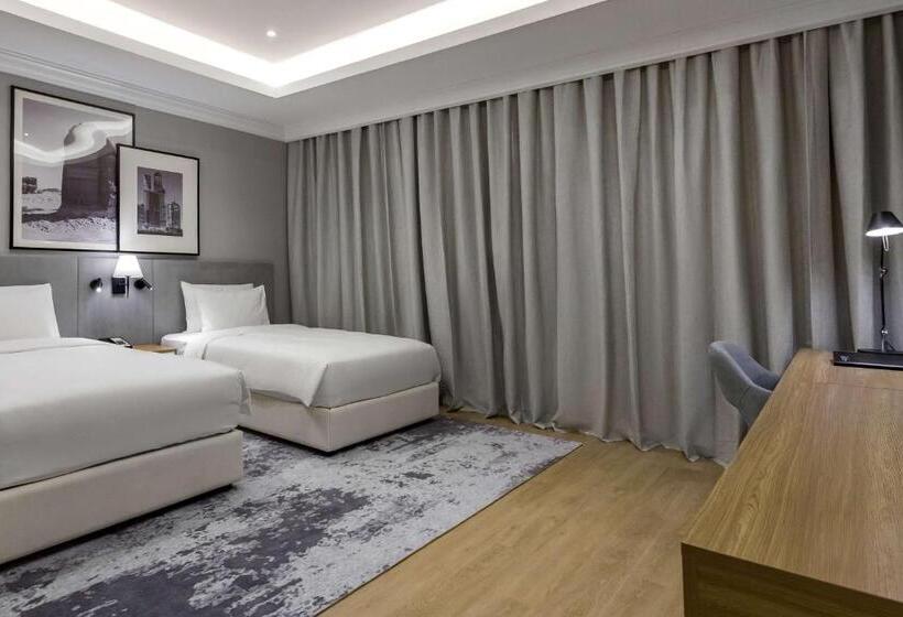 Люкс 2 Спальни, Radisson Hotel Riyadh Airport