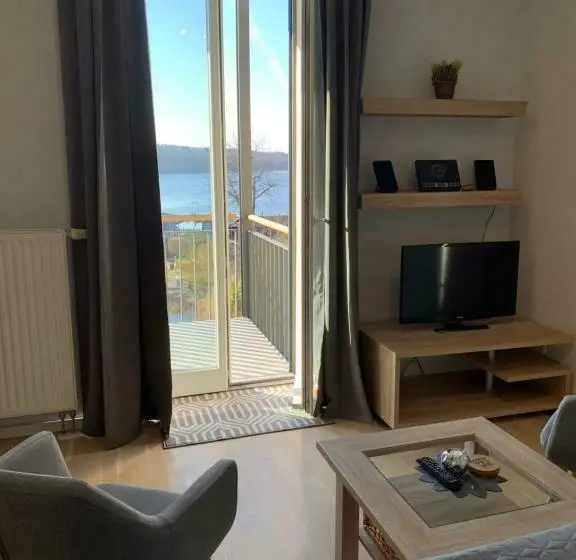 Standard studio with lake view, Einraumapartment Mit Seeblickbalkon